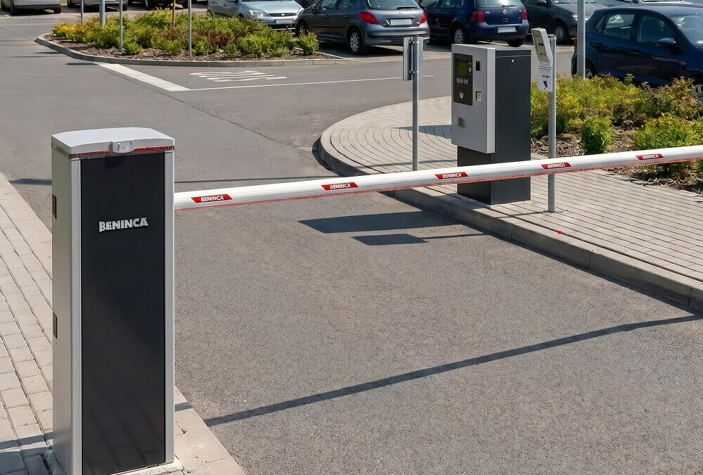 Bariery parkingowe a polskie prawo budowlane i przepisy przeciwpożarowe – kompletna checklista dla zarządcy
